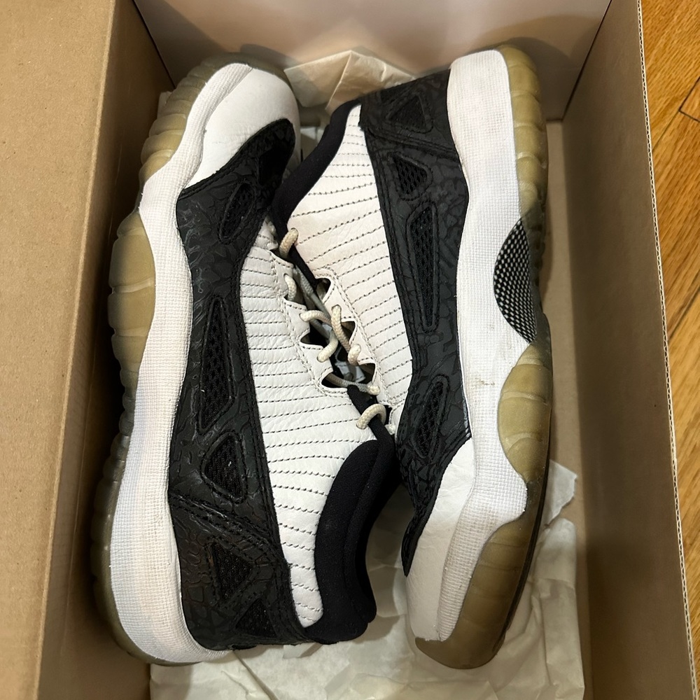 Retro Jordan Low Grade School Sz 6Y Black and White ACCEPTING ALL OFFERS - Picture 2 of 9